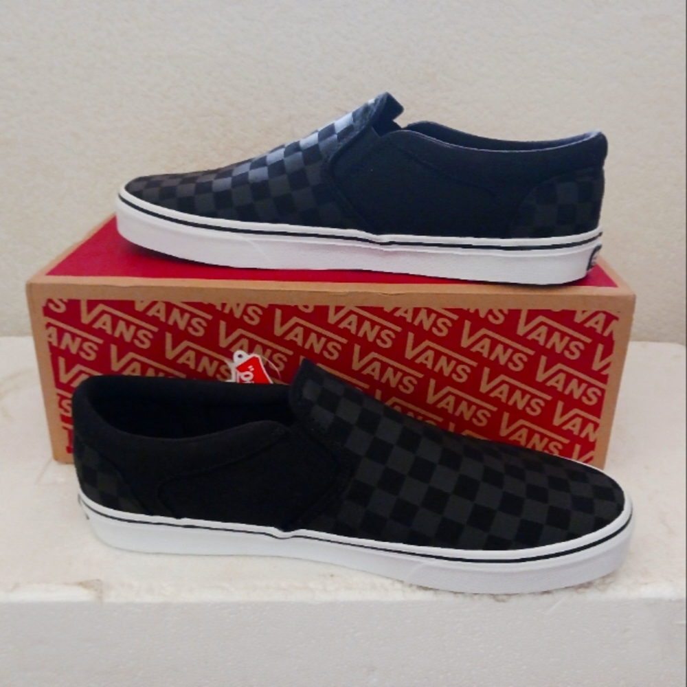 Vans - Picture 3 of 4